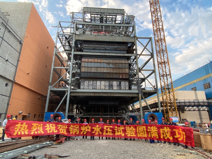 柳鋼高爐煤氣回收利用1×135MW發電項目之煤氣發電工程鍋爐水壓試驗一次成功_副本.jpg